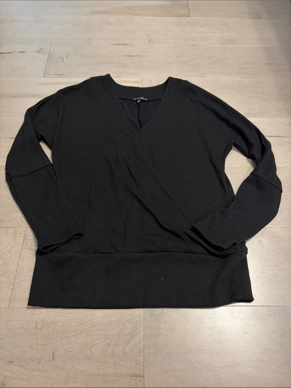 Dynamite Like New Black V-Neck Lightweight Sweater
